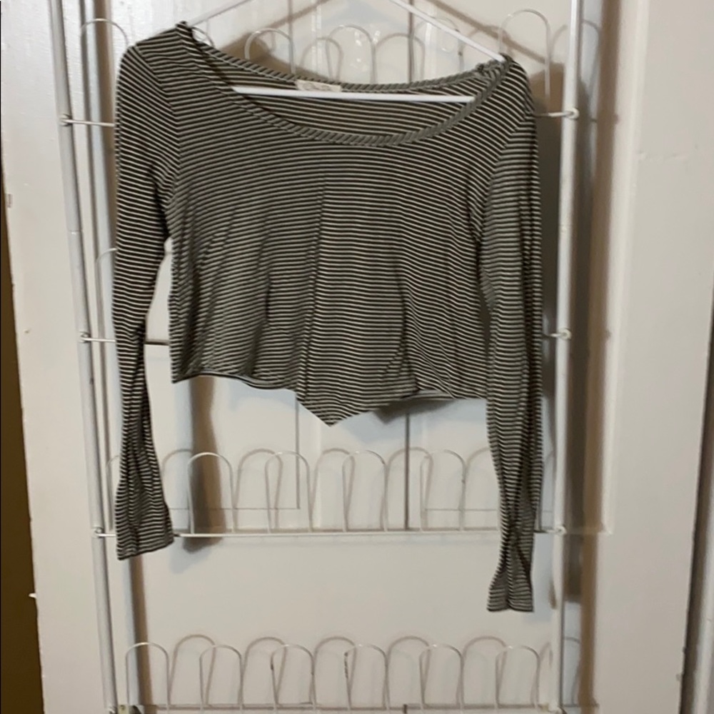 Olivia Rae long sleeve crop top. Size large